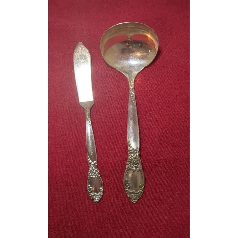 Oneida BALLAD/COUNTRY LANE Gravy Ladle & Butter Knife Silverplate